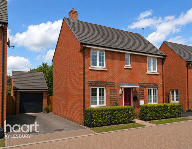 4 Bedroom Detached House For Sale In Hertford Lane, Aylesbury, HP18