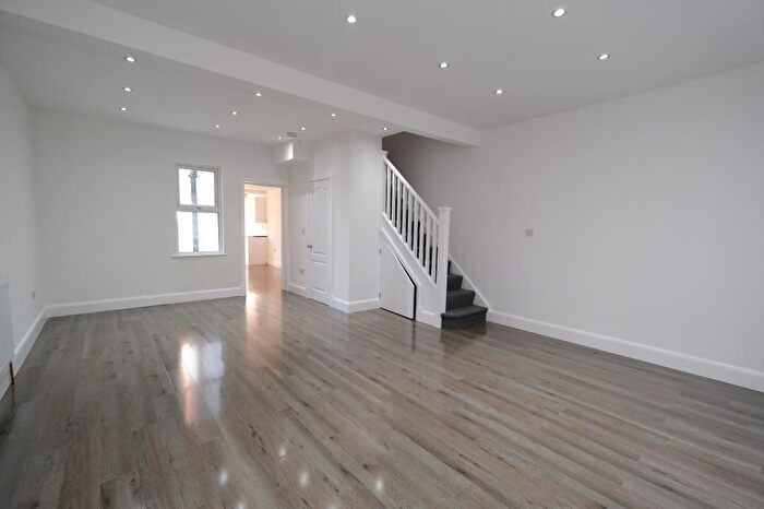 4 Bedroom Terraced House To Rent In Nightingale Road, Bowes Park, London, N22