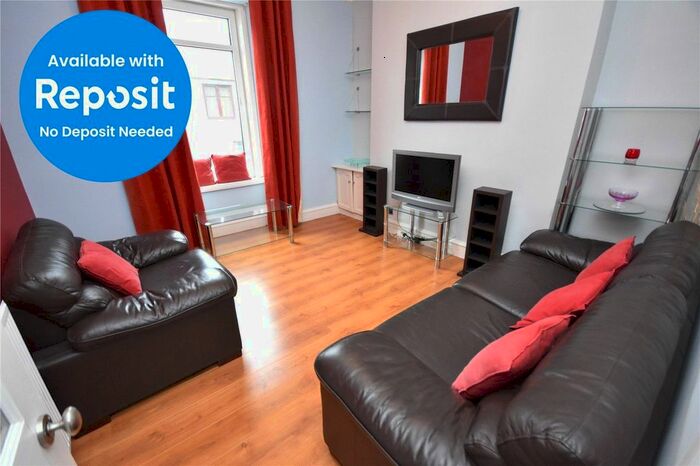 2 Bedroom Flat To Rent In Abbey Place, Torry, Aberdeen AB11