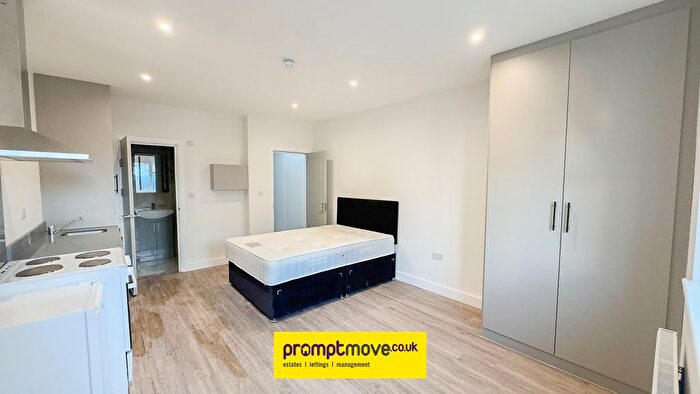 Property To Rent In Flat, Dunstable Road Luton, LU4