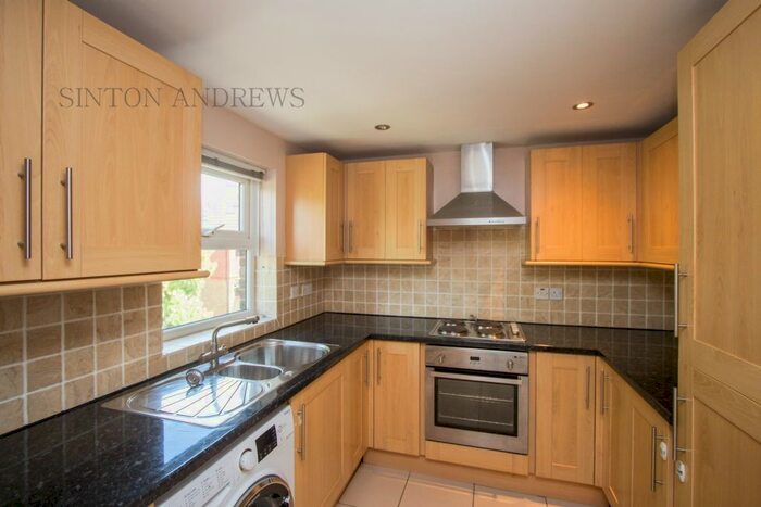 2 Bedroom Flat To Rent In Pursewardens Close, Ealing, W13