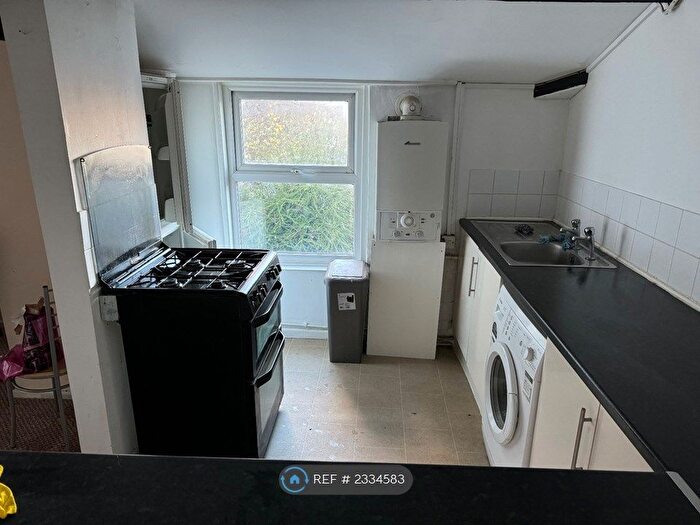 3 Bedroom Flat To Rent In Wyche Road, Malvern, WR14