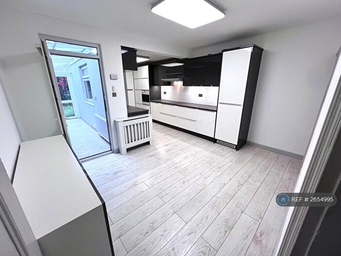4 Bedroom Terraced House To Rent In Rochester Avenue, Rochester, ME1