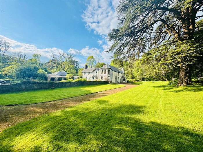 6 Bedroom Farm For Sale In Crynant, Neath, SA10