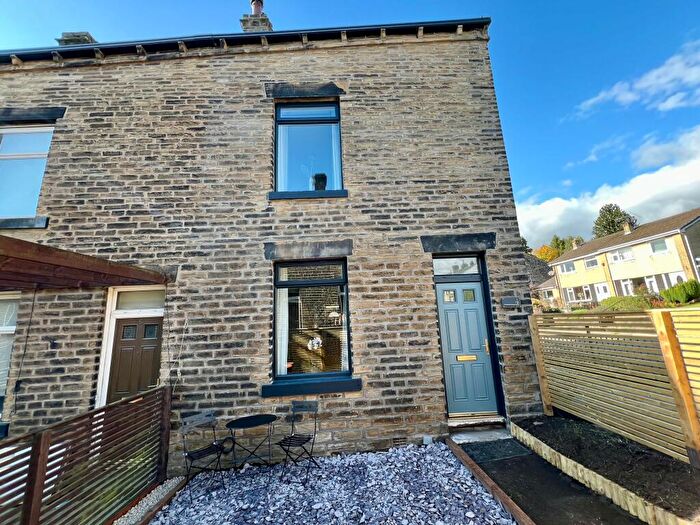 4 Bedroom Terraced House For Sale In Derby Street, Todmorden, OL14