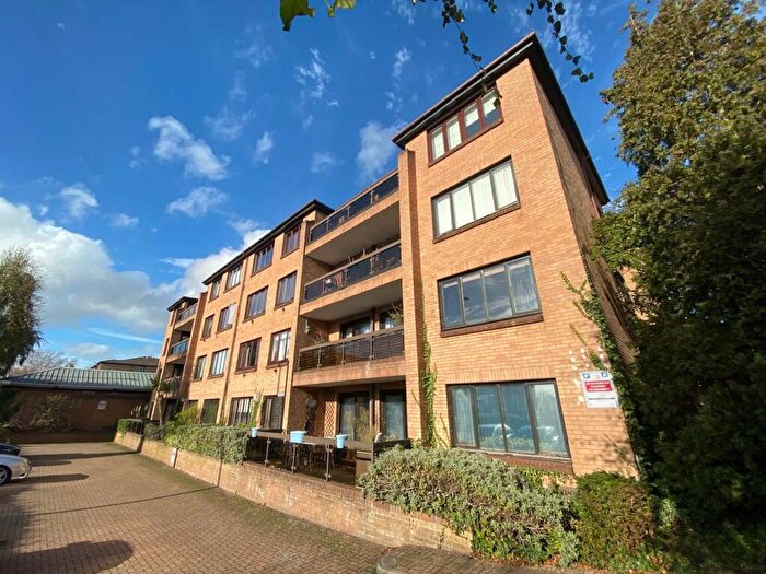1 Bedroom Flat For Sale In Widmore Road, Kent, Bromley, BR1