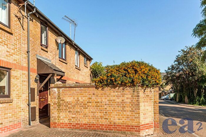 1 Bedroom Property To Rent In Vinegar Street, Wapping, E1W