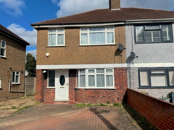 3 Bedroom Semi-Detached House To Rent In West Drayton Road, Hillingdon, UB8