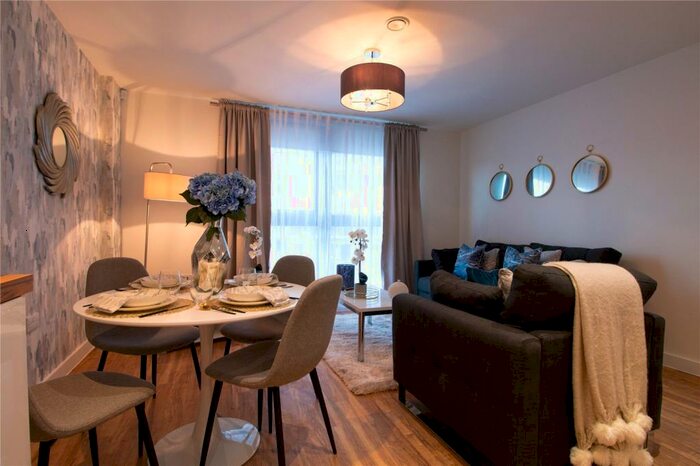 2 Bedroom Flat To Rent In Manchester Waters, Pomona Strand, Old Trafford, Manchester, M16