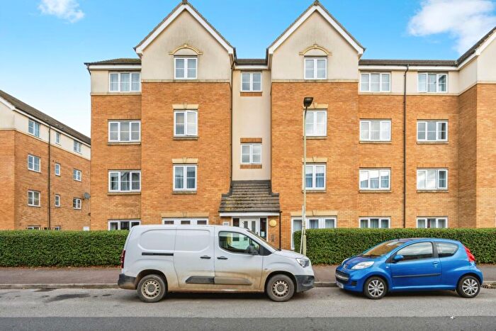 1 Bedroom Flat For Sale In Crowe Road, Bedford, Bedfordshire, MK40