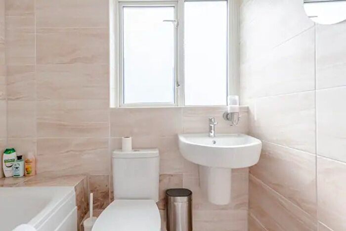 3 Bedroom Terraced House For Sale In Hartington Road, London, E16