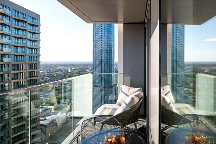 2 Bedroom Apartment For Sale In Park Drive, Canary Wharf, E14