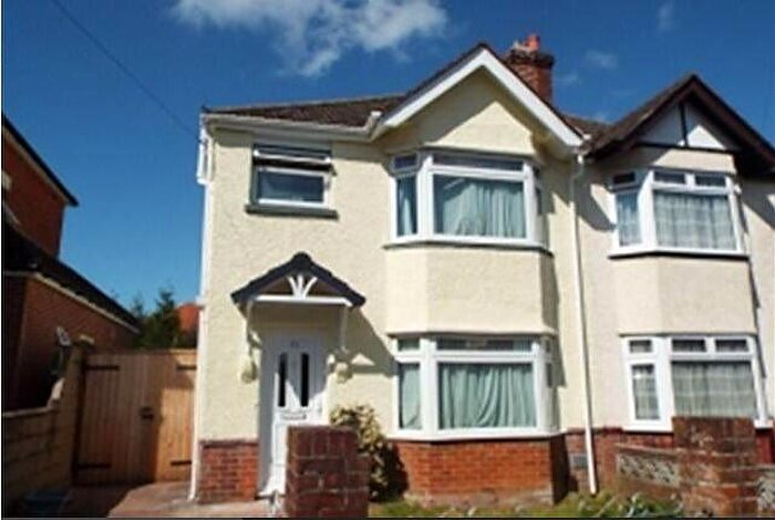 4 Bedroom House To Rent In Kitchener Road, Highfield, Southampton, SO17