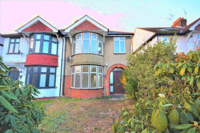3 Bedroom Semi-Detached House To Rent In Hall Lane, Hendon, NW4