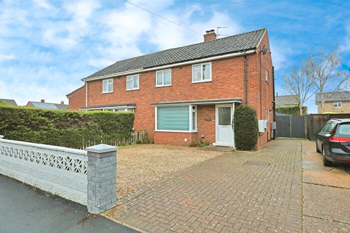 3 Bedroom Semi Detached House For Sale In Moorgate Road, Dereham, NR19