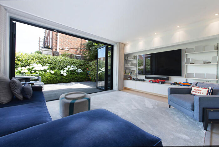 4 Bedroom End Of Terrace House To Rent In The Marlowes, St John's Wood, NW8