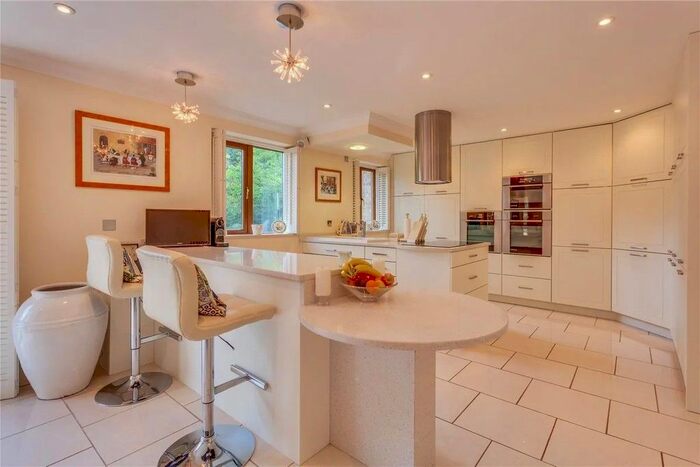 5 Bedroom Detached House To Rent In Grimwade Avenue, Croydon, CR0