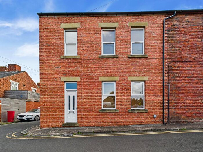 2 Bedroom End Of Terrace House To Rent In Whitley Road, Whitley Bay, NE26