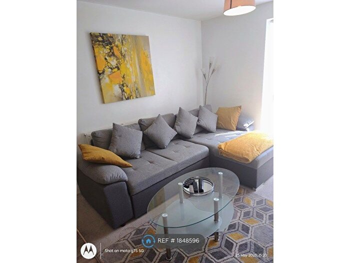 2 Bedroom Flat To Rent In Belgrave Middleway, Birmingham, B5