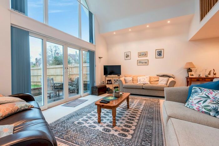 2 Bedroom Flat To Rent In Macnaghten Woods, Camberley, GU15