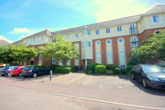 1 Bedroom Flat To Rent In Walsingham Close, Hatfield, AL10