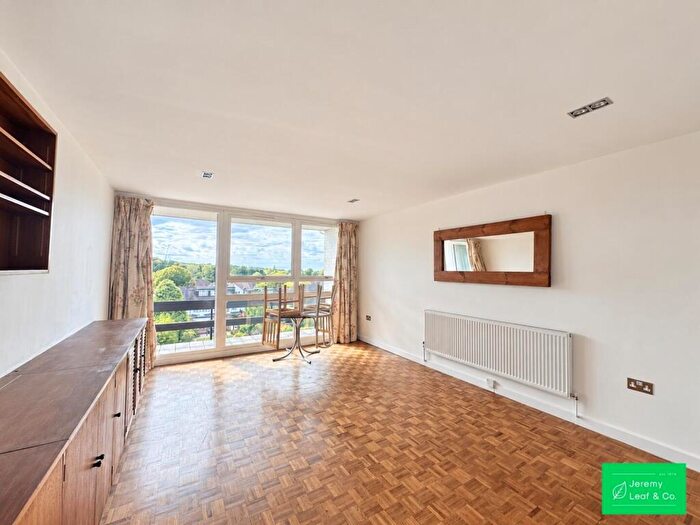 2 Bedroom Flat To Rent In Highgate Edge Great North Road, N2