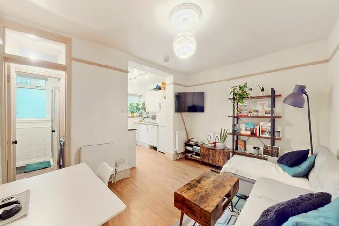 1 Bedroom Apartment To Rent In Grove Road, Mile End, E3