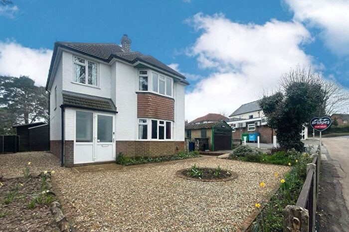 3 Bedroom Detached House For Sale In Burnt Hill Road, Wrecclesham, Farnham, Surrey, GU10
