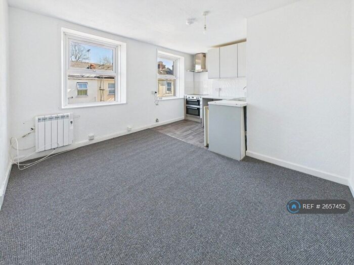 2 Bedroom Flat To Rent In Wellington Street, Gloucester, GL1
