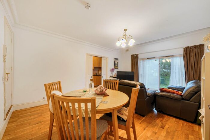 2 Bedroom Flat To Rent In Creffield Road, Ealing, London, W5