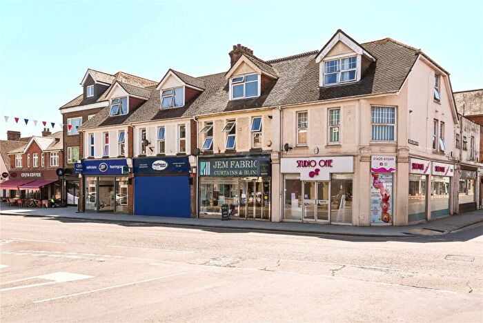 2 Bedroom Apartment For Sale In Station Road, New Milton, Hampshire, BH25