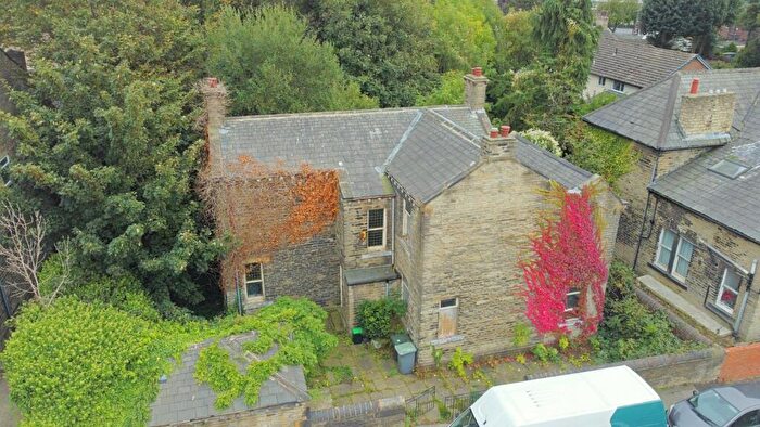 4 Bedroom Detached House For Sale In First Street, Low Moor, Bradford, BD12