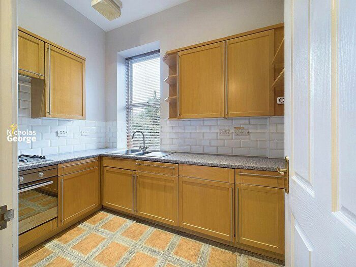 2 Bedroom Flat To Rent In Manor House, Wake Green Rd, Moseley, B13