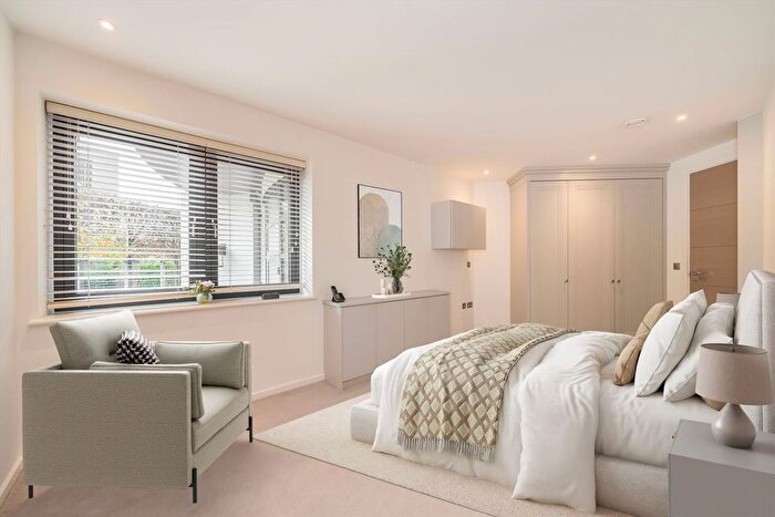 2 Bedroom Flat For Sale In Lower Richmond Road, Putney, SW15