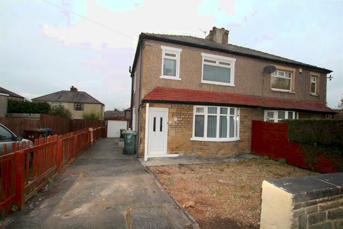 3 Bedroom Semi-Detached House To Rent In Lodore Road, Bradford, BD2