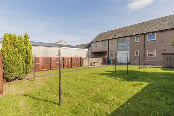 2 Bedroom Flat For Sale In Cocklaw Street, Kelty, KY4