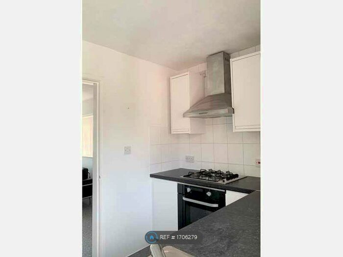 1 Bedroom Flat To Rent In Underhill, Stockport, SK6