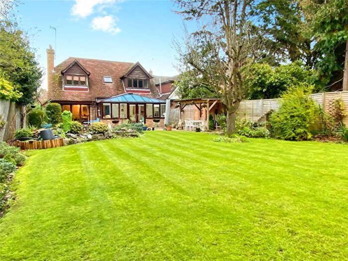 4 Bedroom Detached House For Sale In Barkham Ride, Finchampstead, Wokingham, RG40