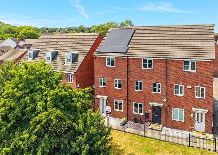4 Bedroom Town House For Sale In Halfway Close, Halfway, S20
