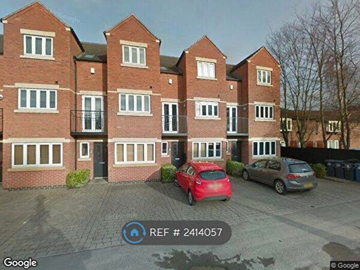 4 Bedroom Semi-Detached House To Rent In Radcliffe Mount, Nottingham, NG2