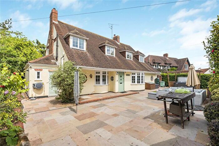 4 Bedroom Detached House For Sale In Old Bath Road, Sonning, Reading, RG4