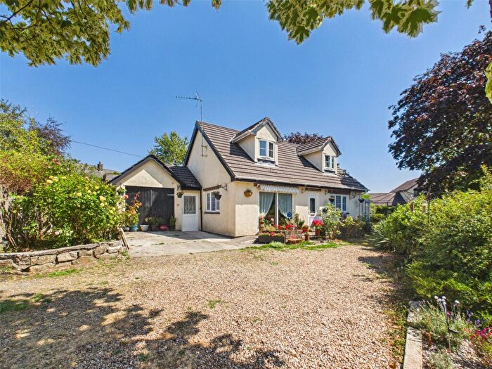 3 Bedroom Bungalow For Sale In South Street, Hatherleigh, Okehampton, EX20