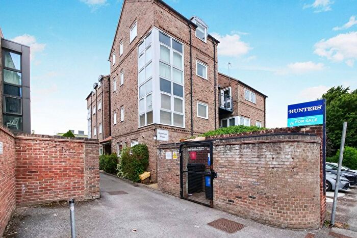 2 Bedroom Flat For Sale In Bootham Row, York, YO30
