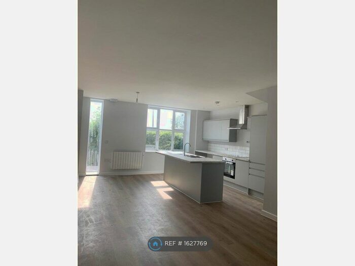 2 Bedroom Flat To Rent In Long Ashton, Bristol, Long Ashton, BS41