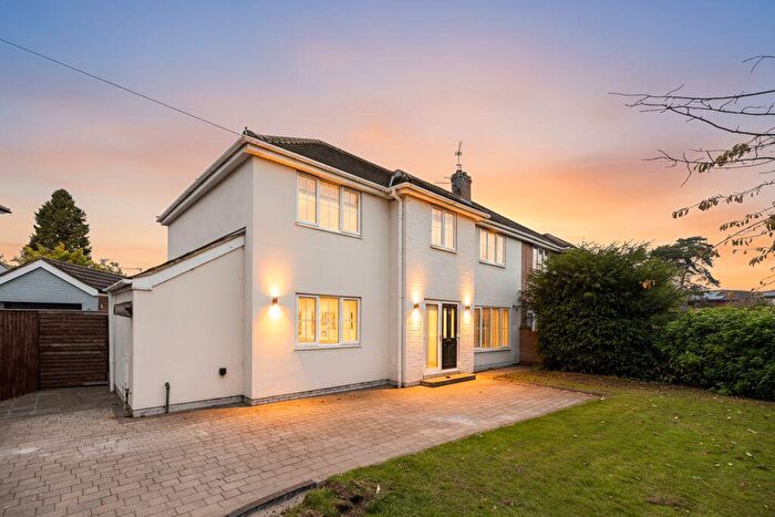 4 Bedroom Semi-Detached House For Sale In Waltham Road, Scartho, DN33