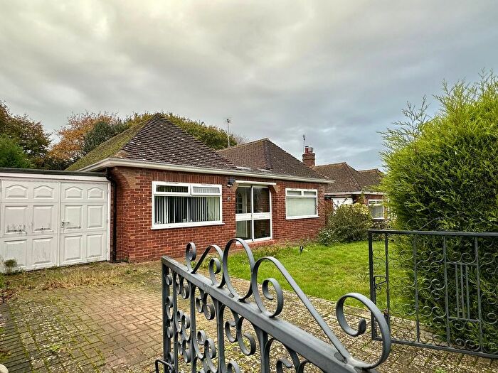 3 Bedroom Detached Bungalow For Sale In Ocklynge Close, Bexhill-On-Sea, TN39