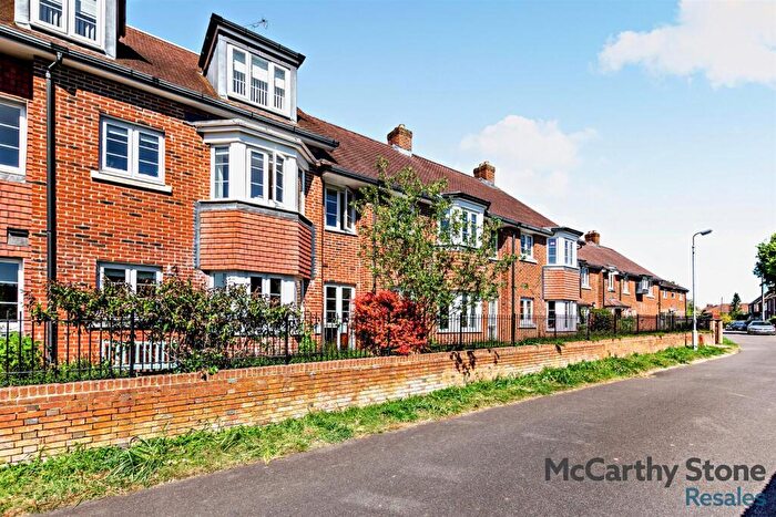 1 Bedroom House For Sale In Clarence Court, Clarence Road, Horsham, RH13