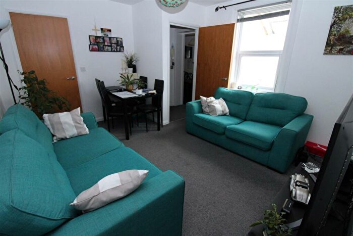 1 Bedroom Flat For Sale In Norfolk Road, Littlehampton, West Sussex, BN17