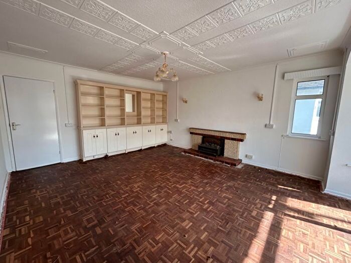 2 Bedroom Detached Bungalow For Sale In Hafod Road West, Penrhyn Bay, LL30