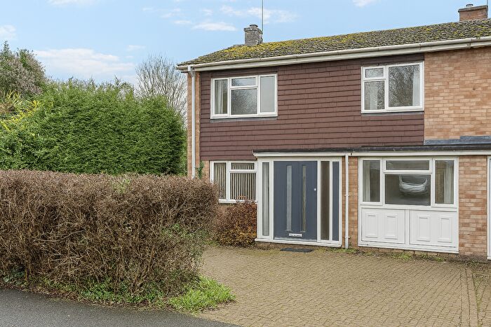 3 Bedroom Semi Detached House For Sale In Fiona Close, Winchester, SO23